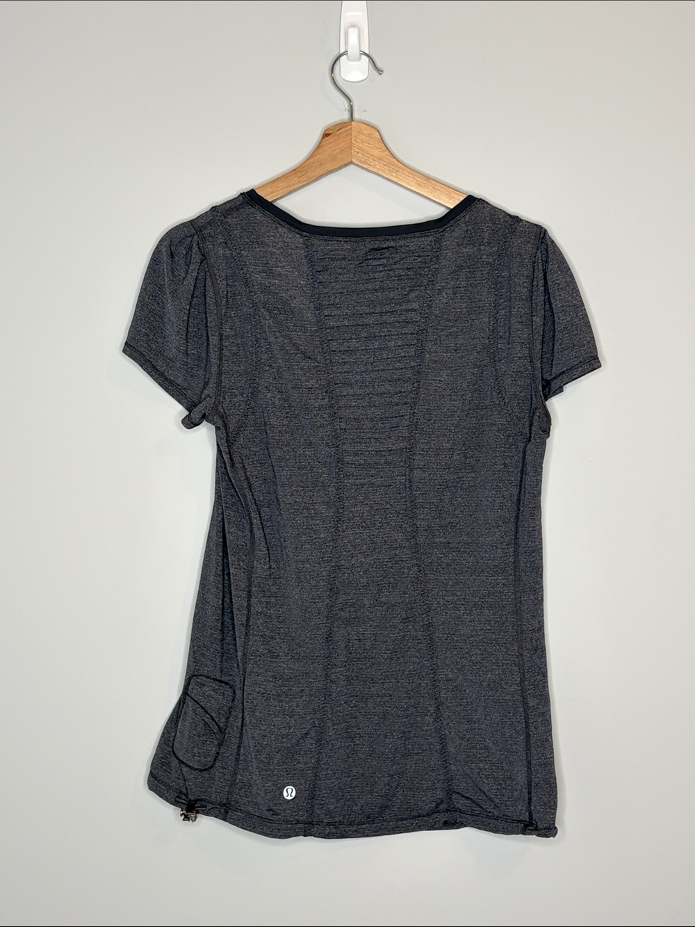 lululemon athletica Back on Track Charcoal Scoop Neck Short Sleeve Tee - Picture 8 of 9